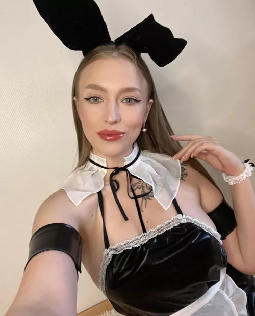 Trying on my new latex by BabySweetestt