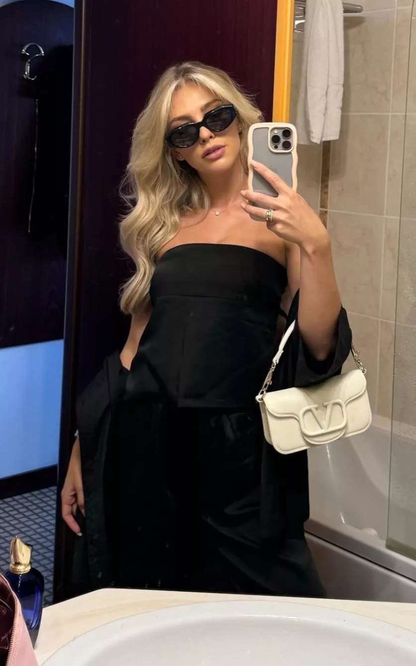 Alexa.Breit posted by Puzzleheaded-Art6554