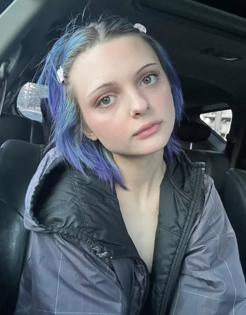 Car selfies and passenger princess by _Sonichka