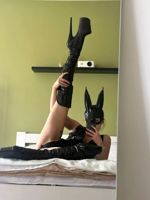 I feel like you would not stop playing with my heels... by Evamoon94