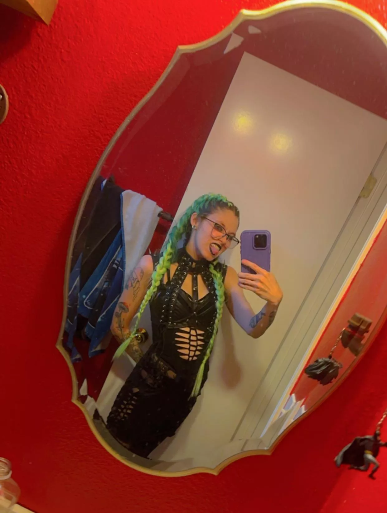 If you like neon haired sluwts you should follow me 💦💦💦 posted by Maddixie