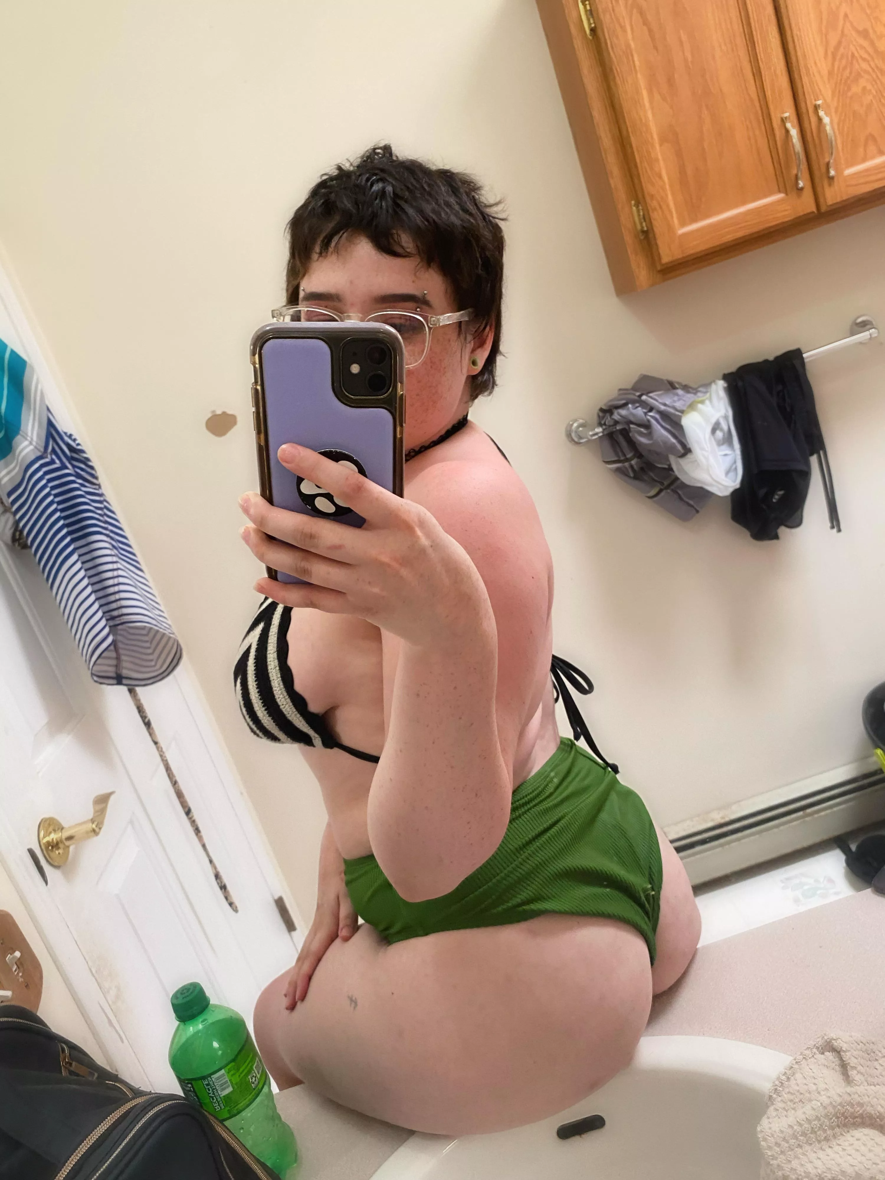 Just a pawg with short hair  posted by killstationslut