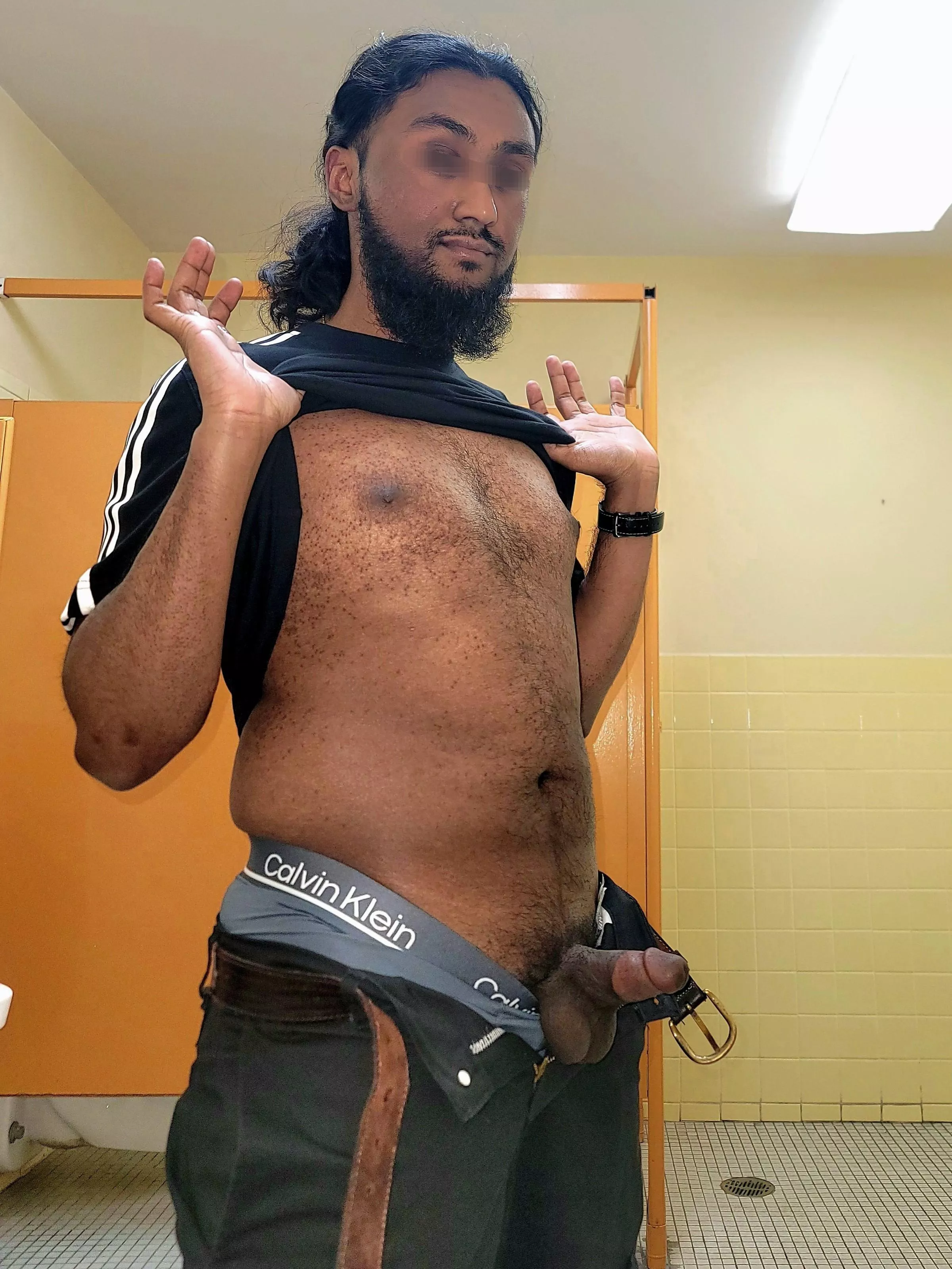 Just flashing in bathroom posted by BrownDuke69