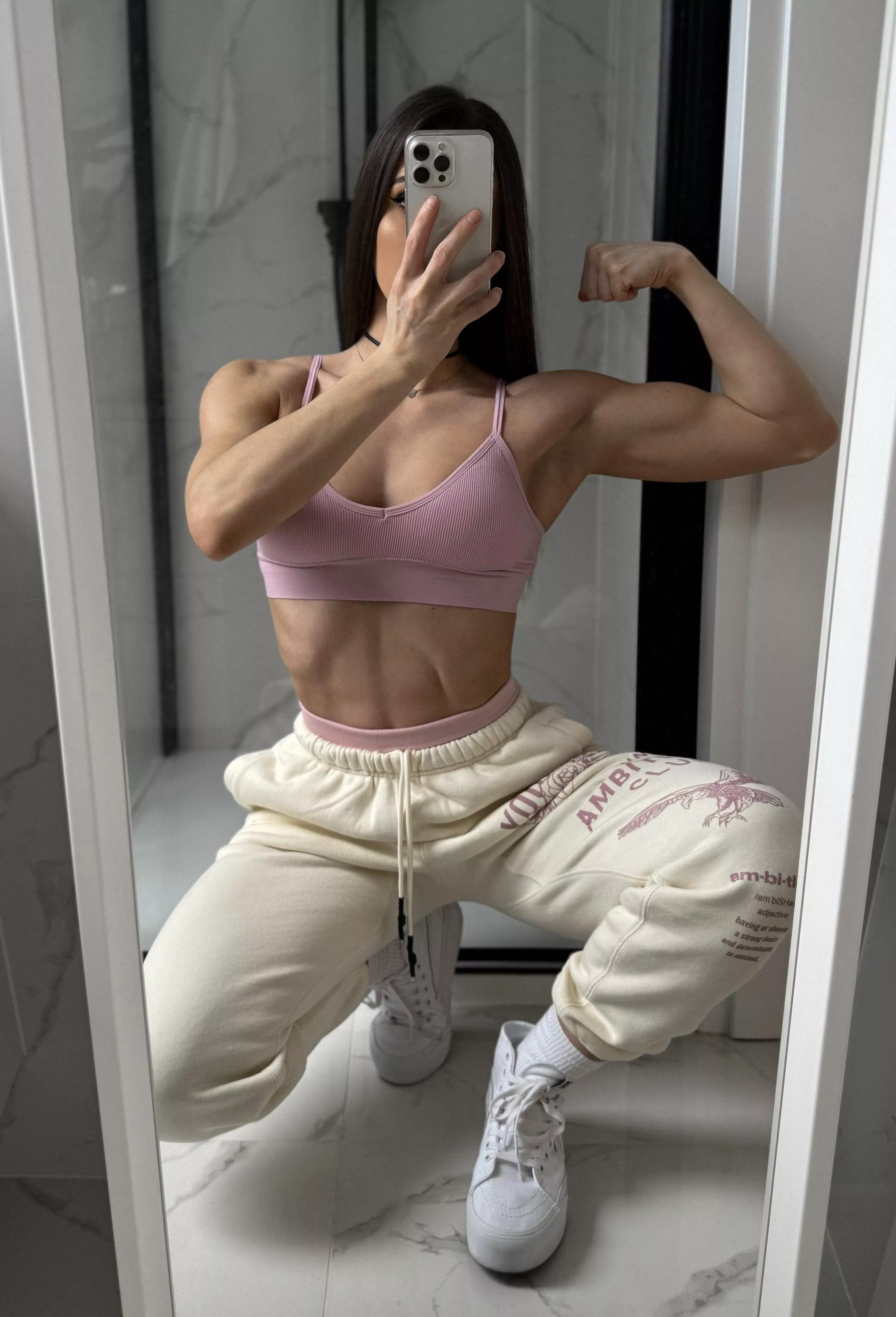 Lina - (@linasphysique) posted by linasphysiquex