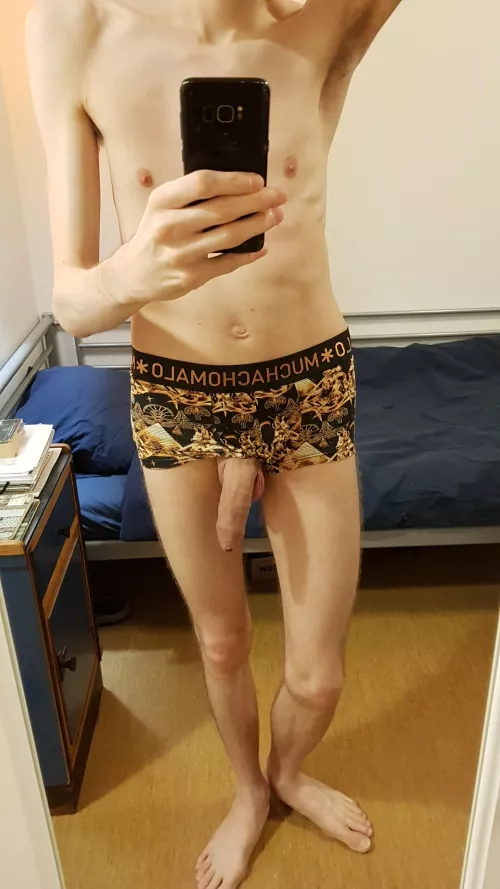 Oh, no! It slipped out! by DutchPharaoh96