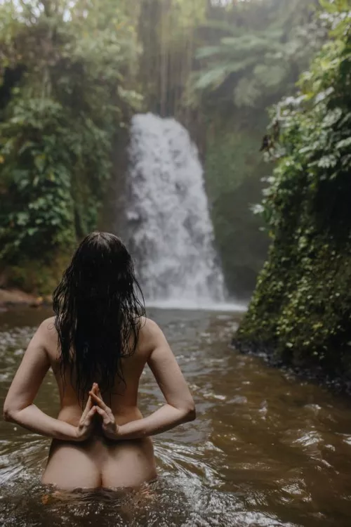 Pashchima Namaskarasana 🙏 by mihaylova_jpg2