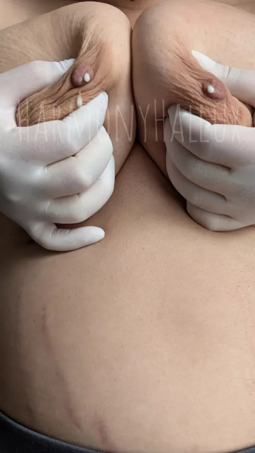 Reddit has never seen my nipples before 🫣 by HarmonyHallux