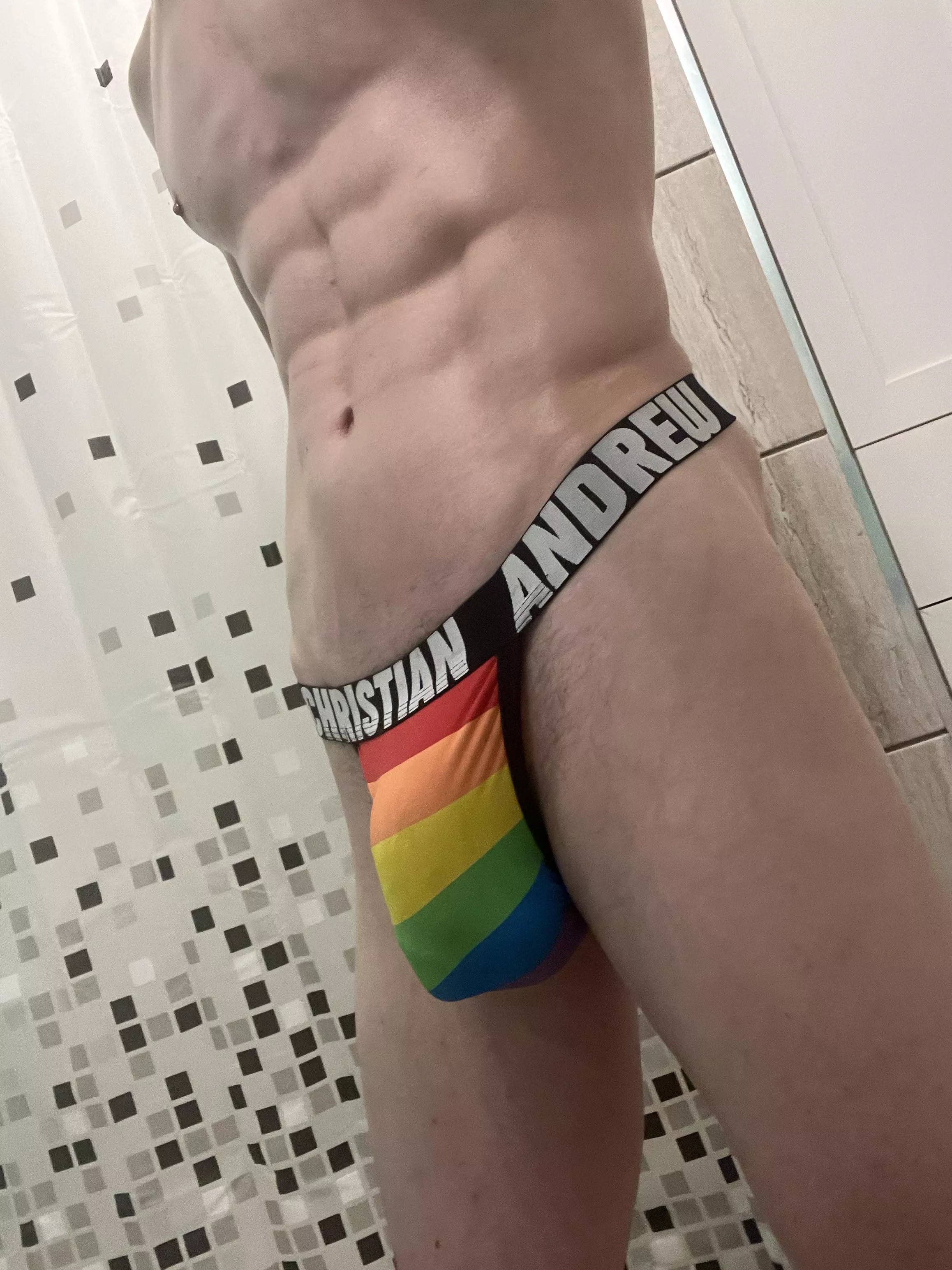 The thing is a bit tight.. posted by TheWitchCoctor