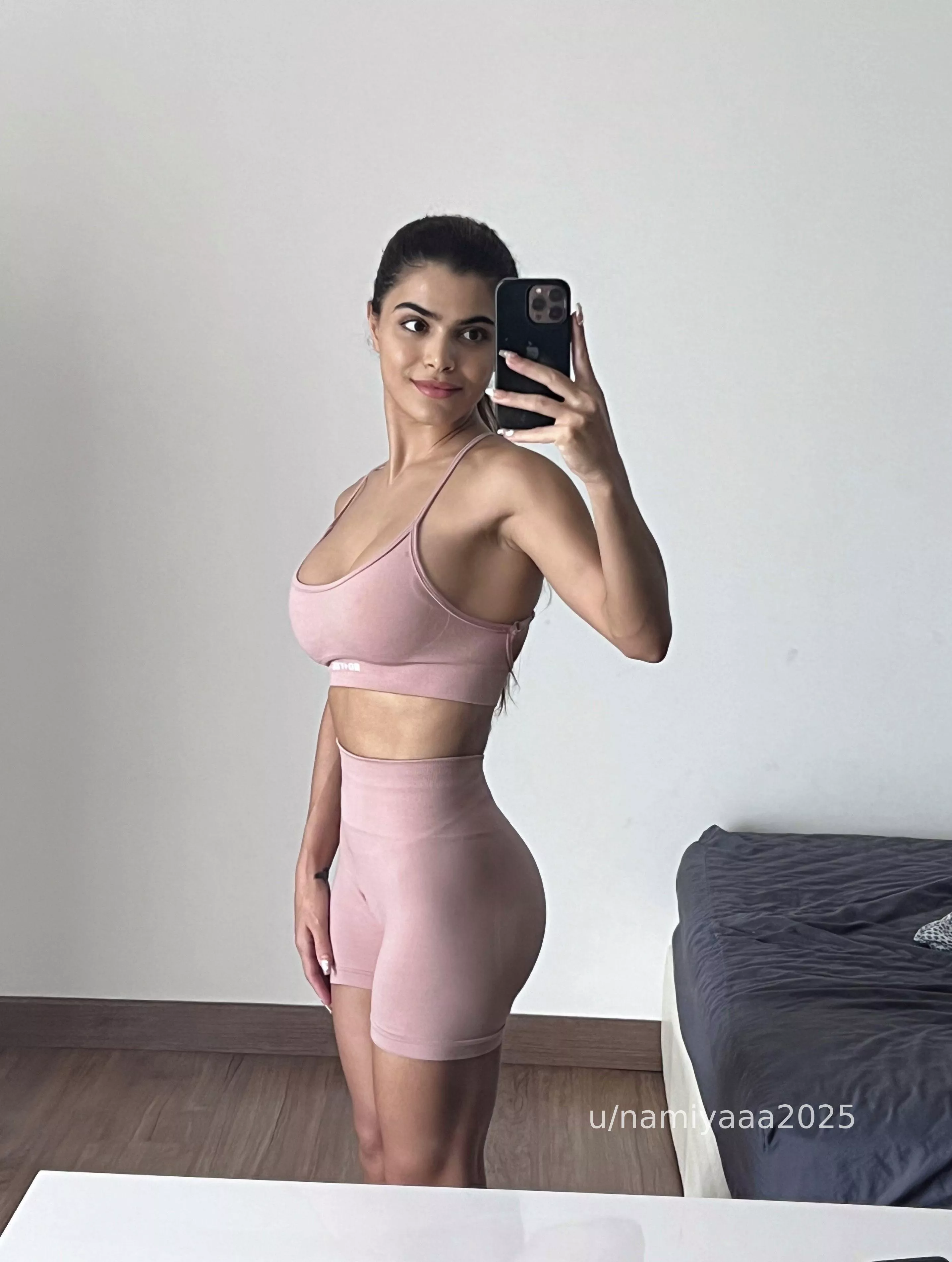 This outfit gets me a lot of spotters in the gym posted by namiyaaa2025