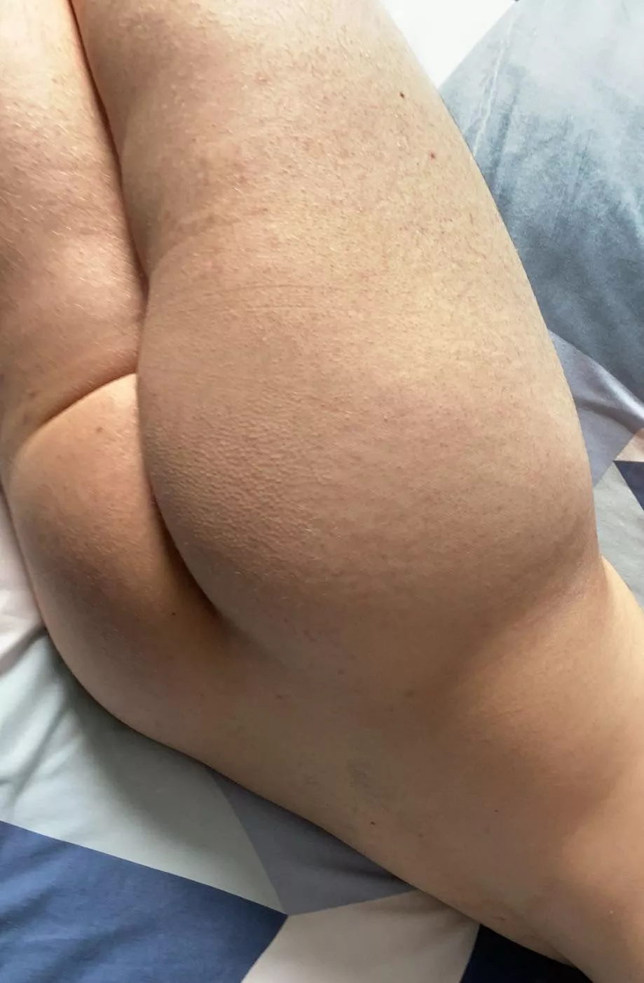 Who loves young fat asses ? posted by Savings-Size-2415