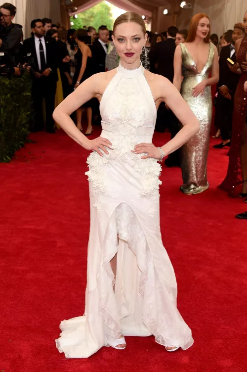 Amanda Seyfried by figurephilosopher