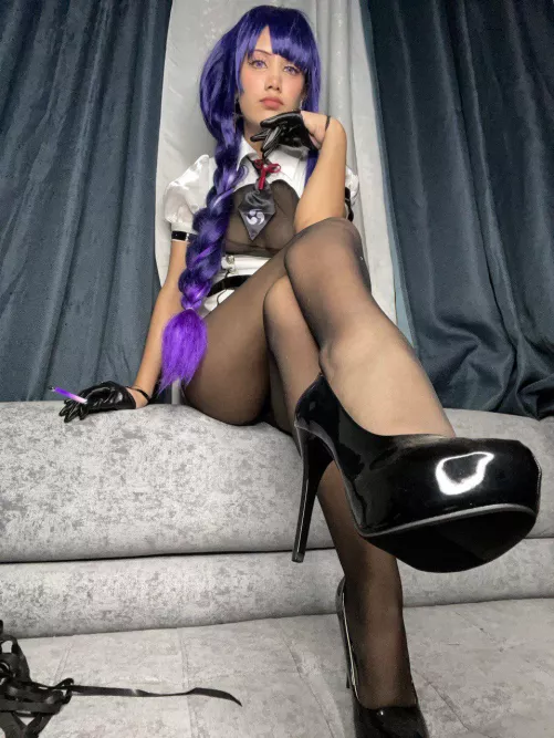 Bend over and start licking, I like the ones who obey by Empanaday
