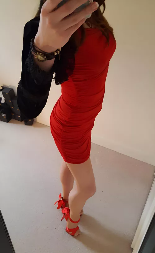 Does this dress look good on me? by Acceptable-Tackle-12