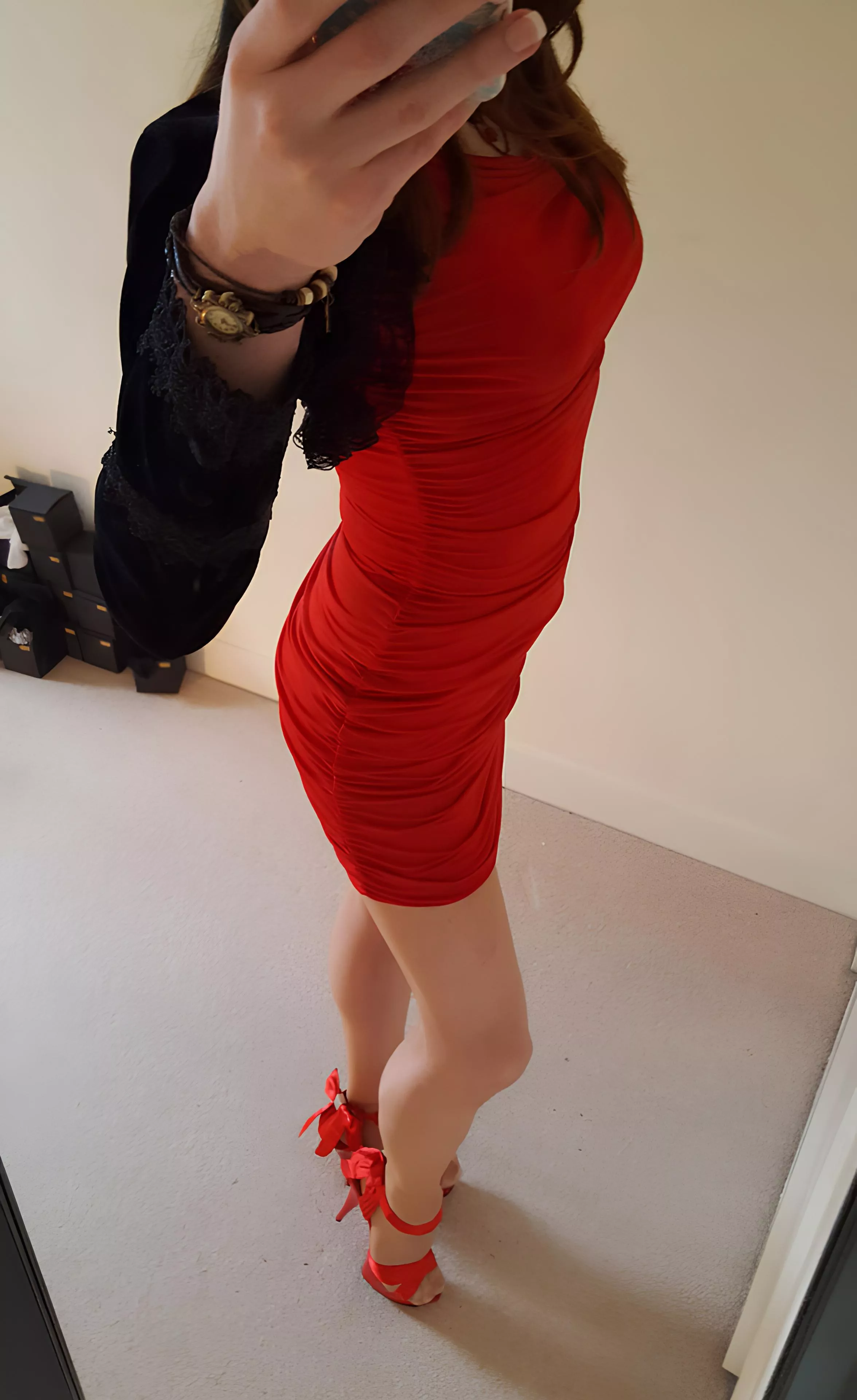 Does this dress look good on me? posted by Acceptable-Tackle-12