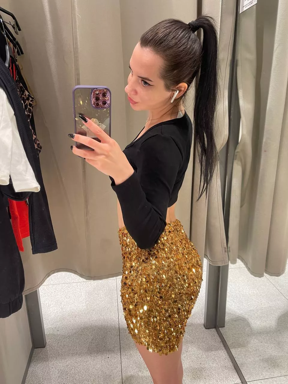 I just need to find the same top, and then I can be called a goldfish? posted by _admeriz
