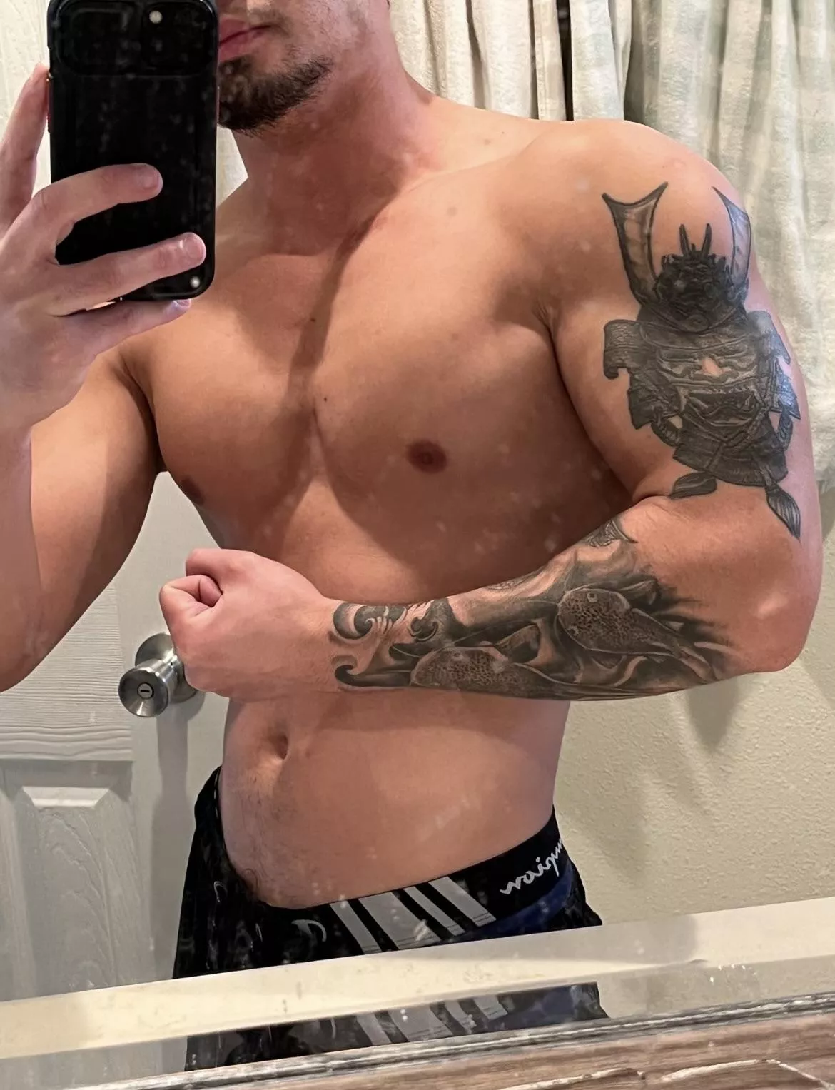 My forearms are big strong and tatted 😈😈🥰🥰 posted by TheeGuyDerek