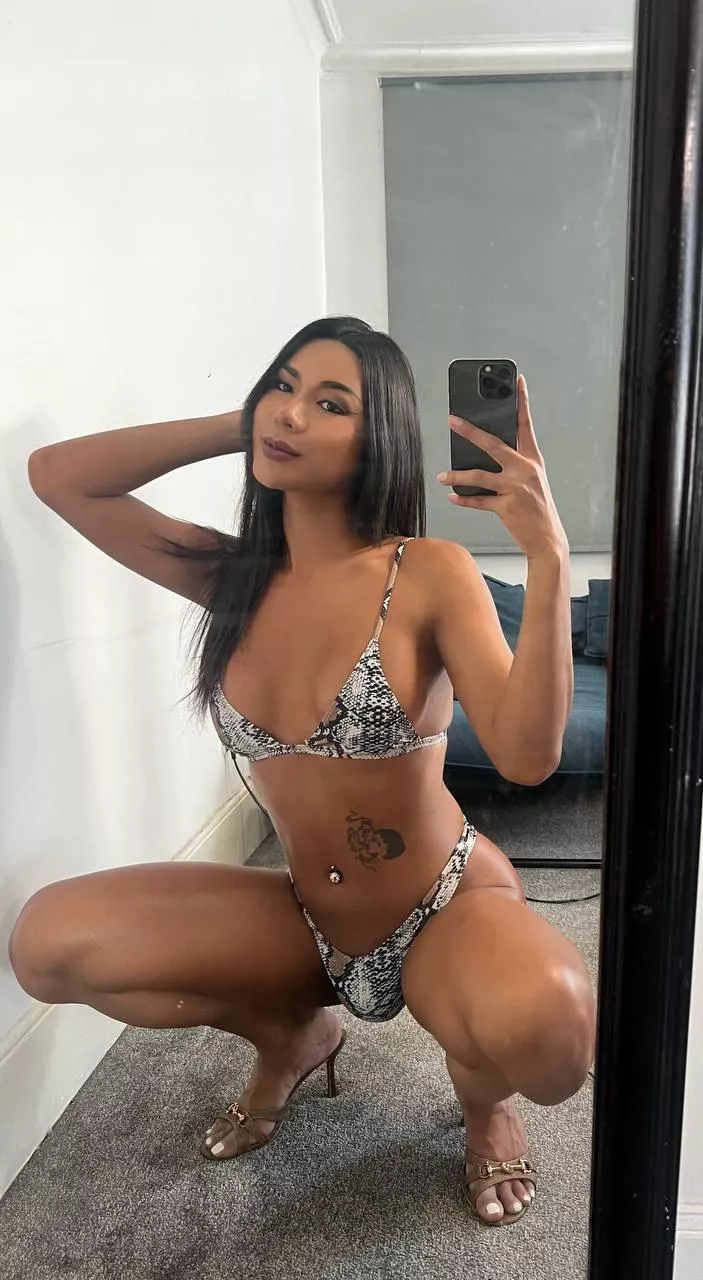 Would you spend your day off having fun with me? posted by Lovely_Amanda69