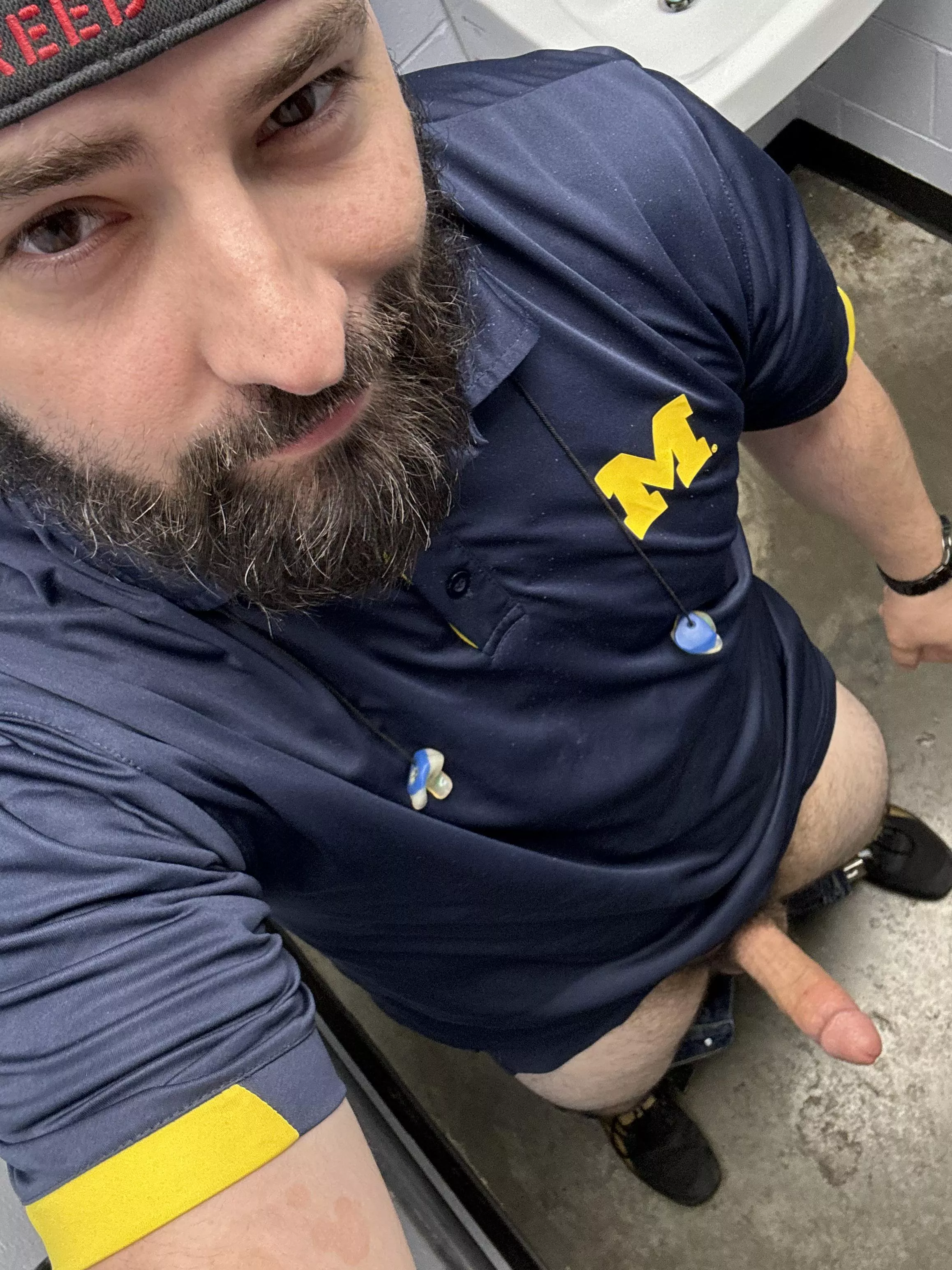 [39] just another day bored at work  posted by maverick03585