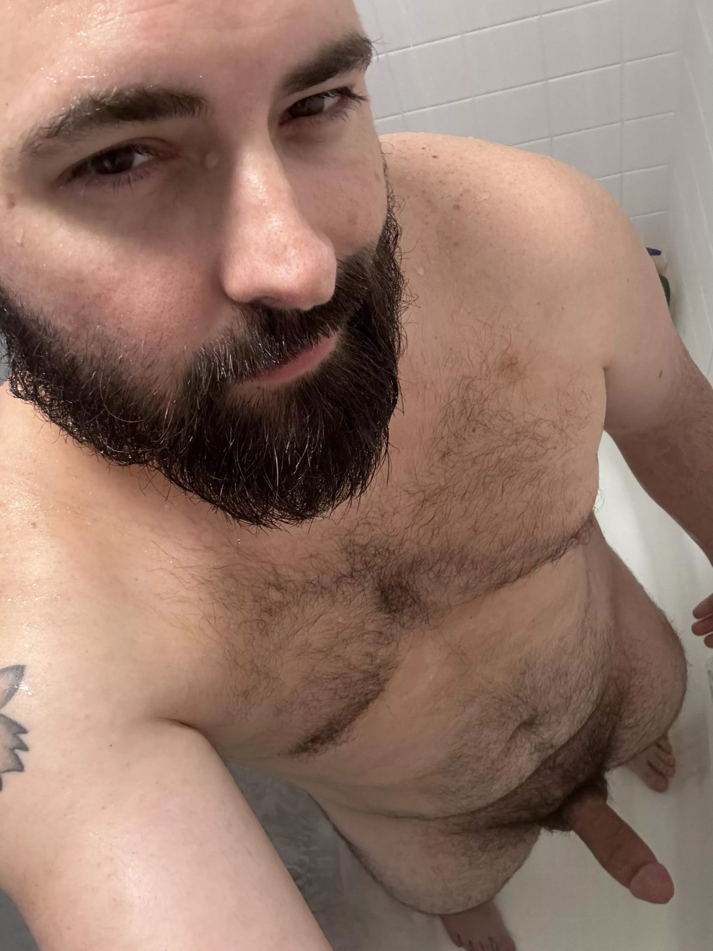 [39] long hard night now showering away the stress posted by maverick03585