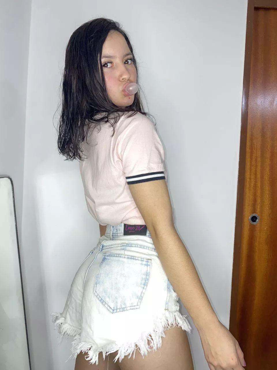 are you into girls in booty shorts?  posted by Vicki-Heartxo