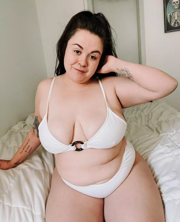 Imagine these thighs wrapped around your head ;) posted by heidihazel