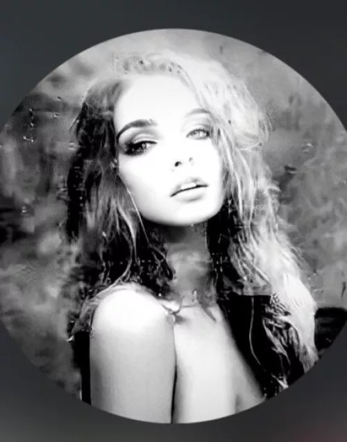 She changed her instagram profile picture again. by Mysteryman100