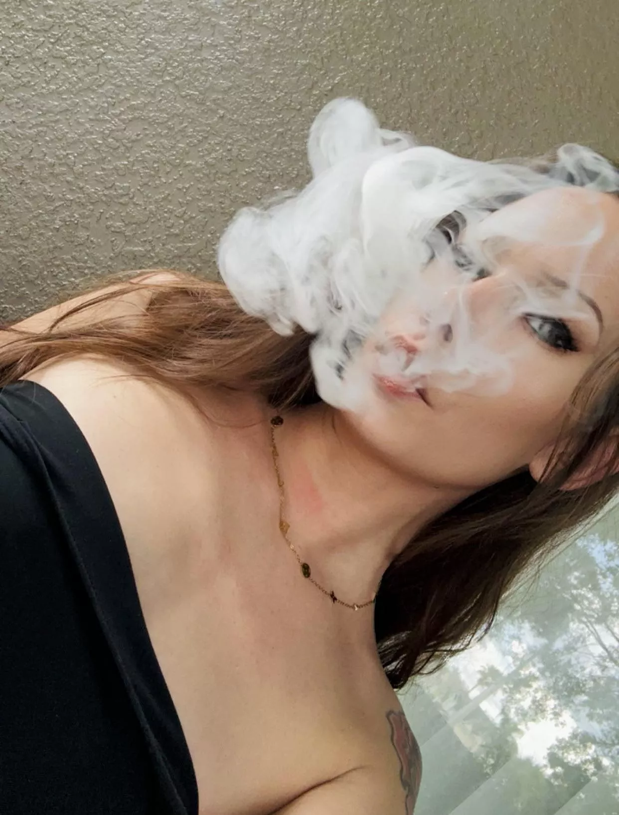 Smokingggg ✨💨 posted by GoddesssBellaax
