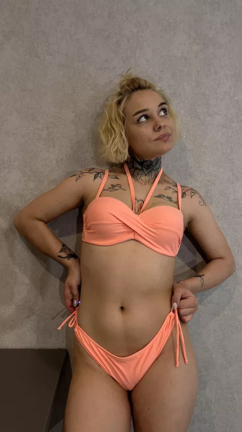 Stacked slut ^^ by ZealousidealPeach565
