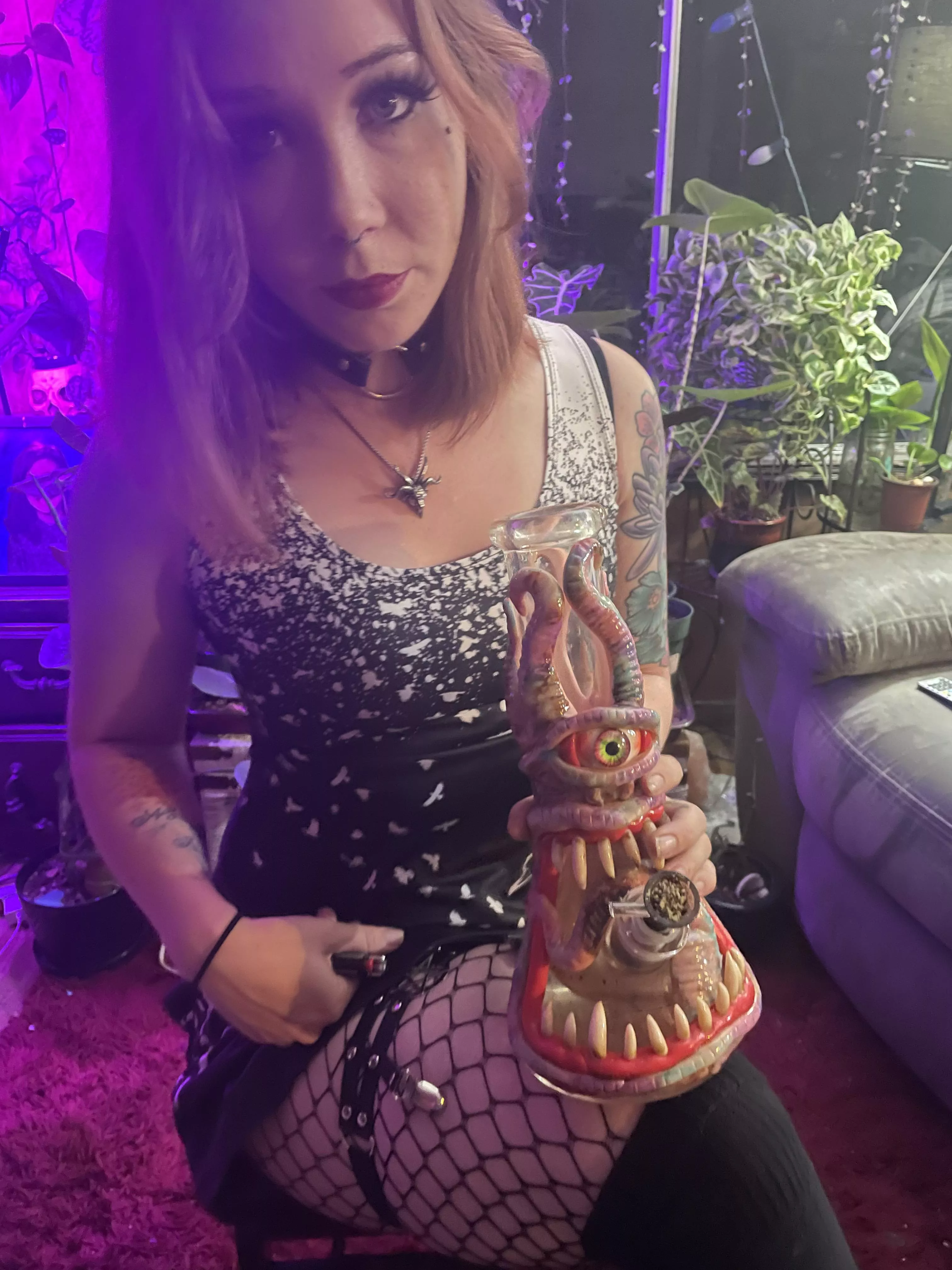 Come out here and smoke with me [F] posted by knotty_fay