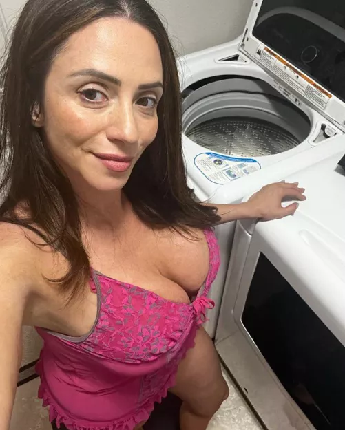 Gorgeous Hotwife by VampireHunter_82