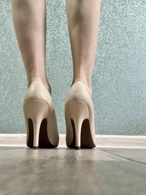 I like beige pumps  by Alice_Dice_
