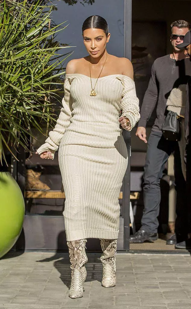 Look at that hips so curvy posted by HotHannah78