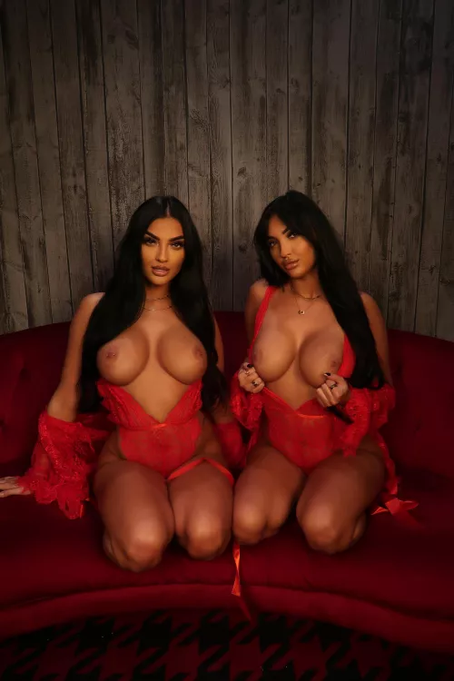 twins in red.. by Sedgley_twinsss