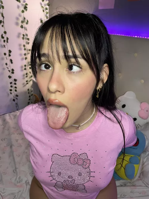 do i look like the slut u want me to? by ashleyprincessx