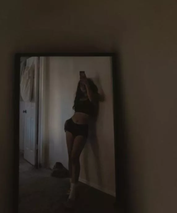 F(24) mm use me  posted by LostWerewolf9844