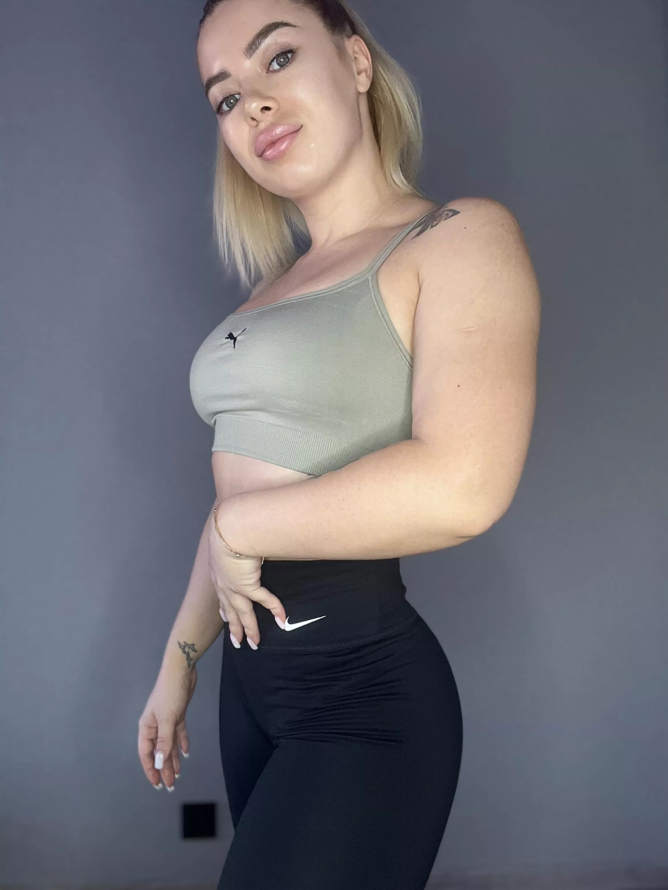 Morning workout without panties posted by YourDianaSmith