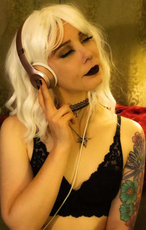 Pick a song [f]or us to listen to by knotty_fay