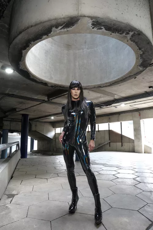 Underground and shiny by selenaslink