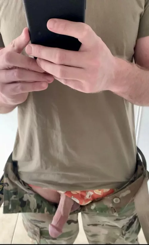 (36) Does this pic make you want to get on your knees? by slashbanter