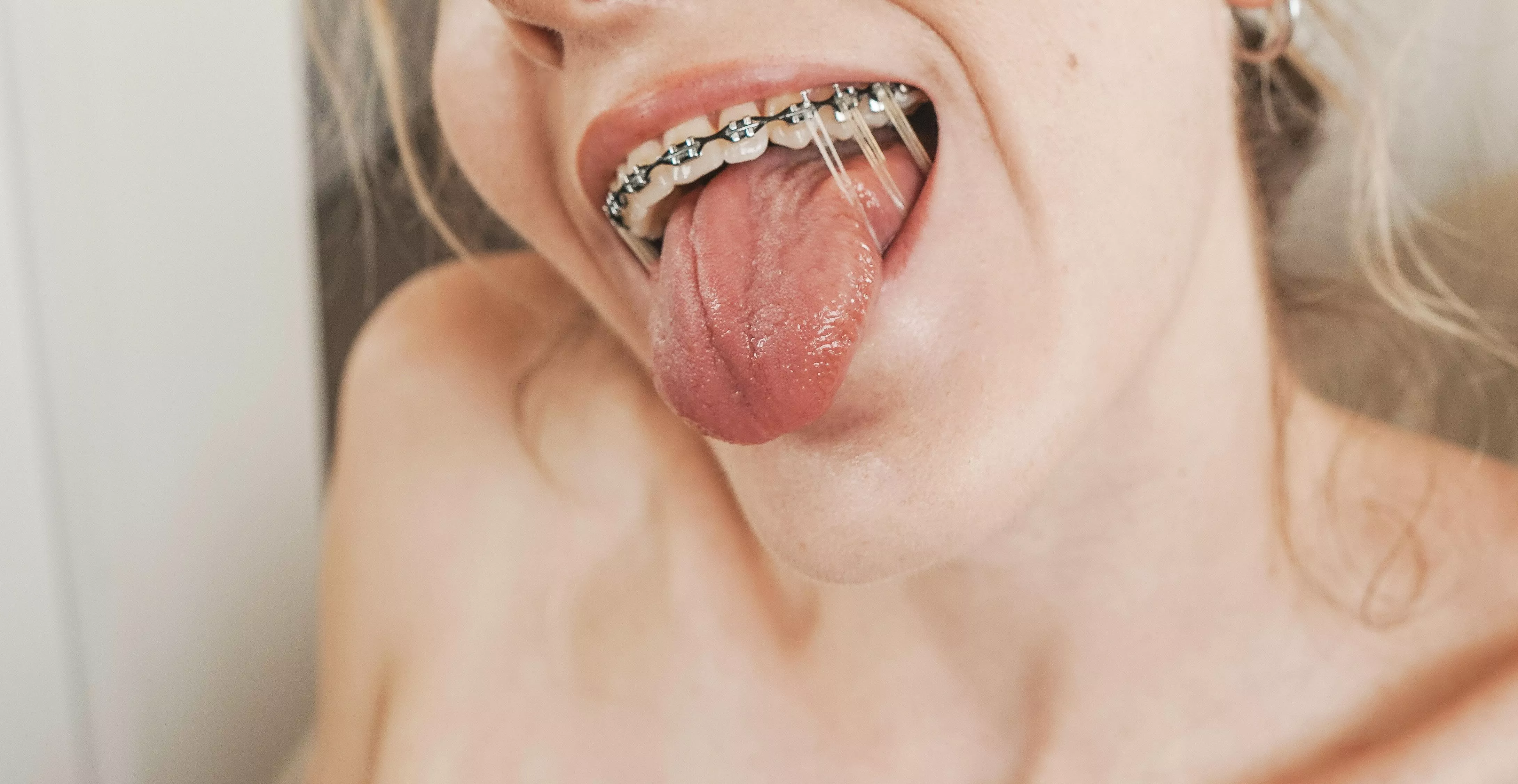 Black bands + lots of elastics is my favorite combo 🖤 posted by andie_x