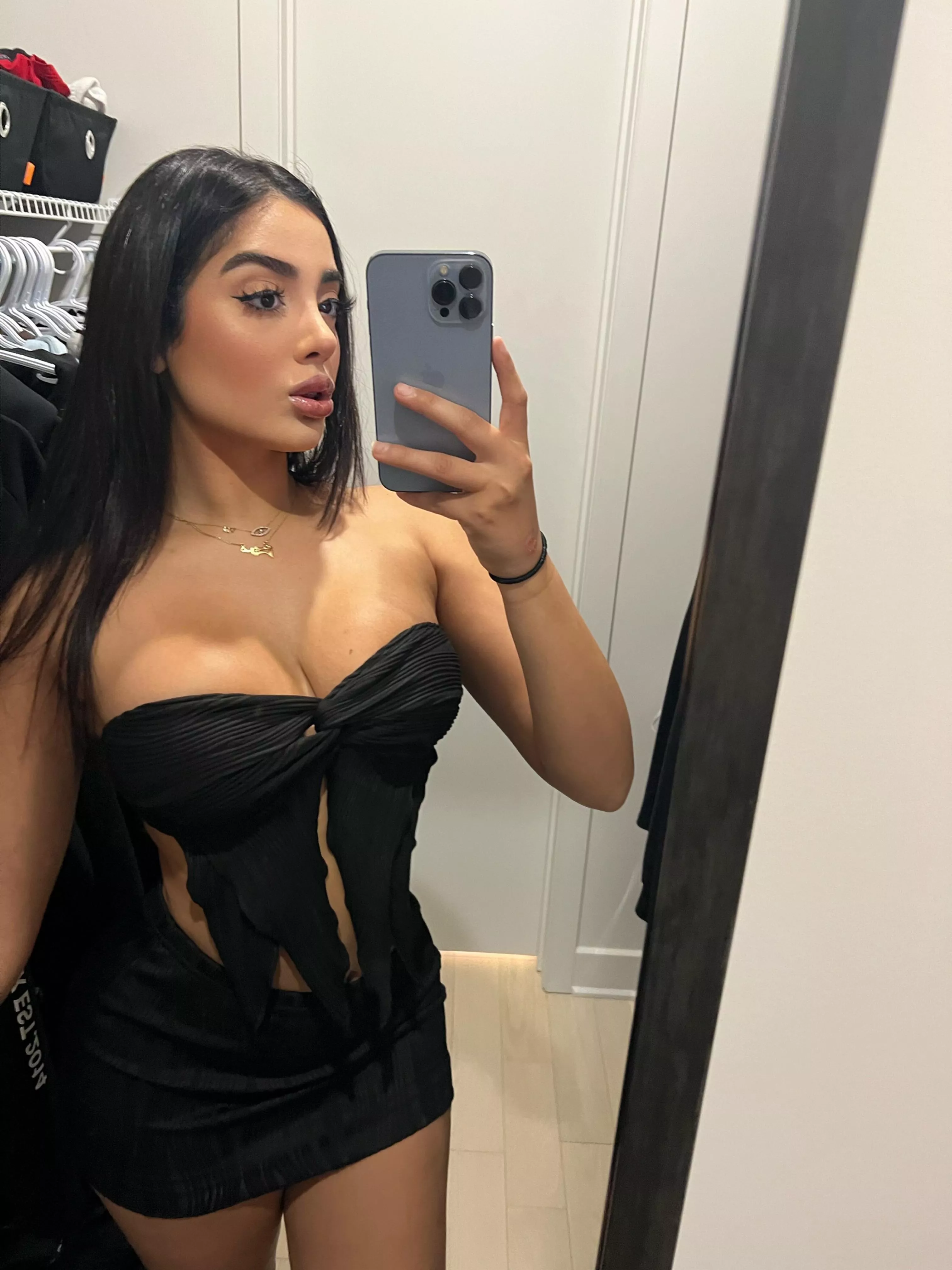 Classy mode of the day posted by Main-Werewolf9365