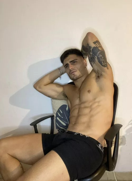 Do you crave the smell of my filthy, stinky armpits? by OlieTheKing