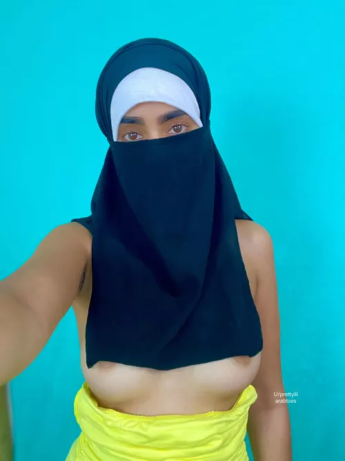 Drop 'hi' if you still don't have my boobs in you'r dm's by prettylilarabtoes