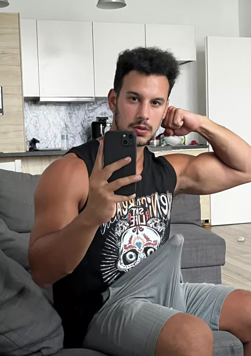 How would you react if your 6'4 best friend showed you his massive cock? by Johnnyrichs