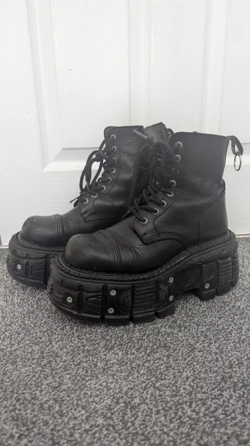 I cannot break in my new rock boots for the life of me  by No-Relative4082