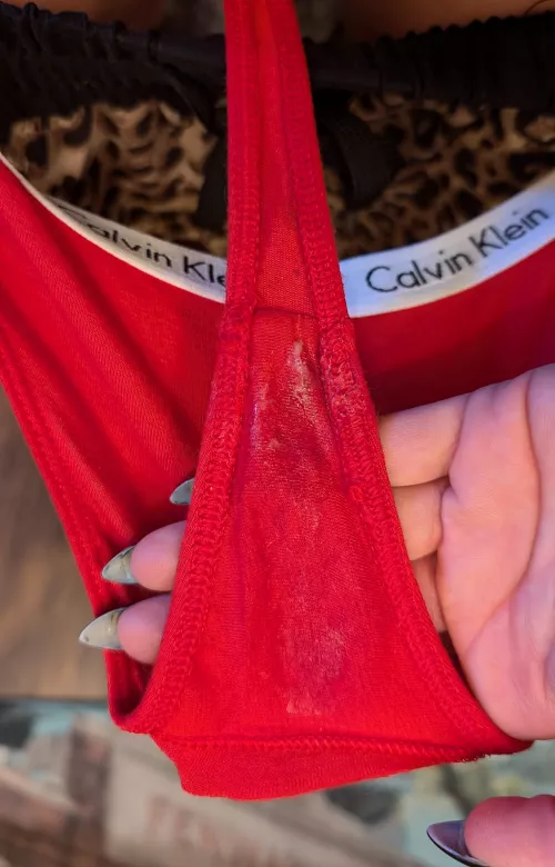 I just masturbated with pineapple edible massage oil and the smell mix is unreal 🤤🤤 by Vixxen_Vera