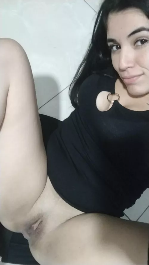 I'm a mommy and my pussy doesn't show it! by barbyantonela