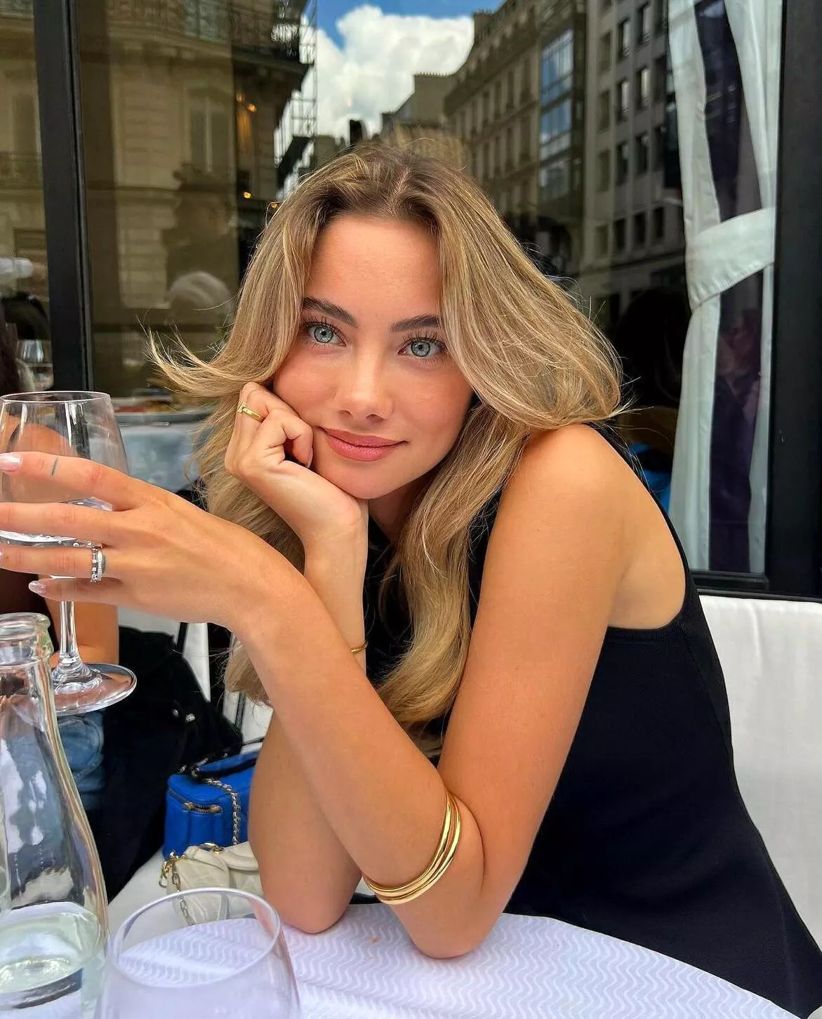 Jade Distinguinn posted by qwer5r