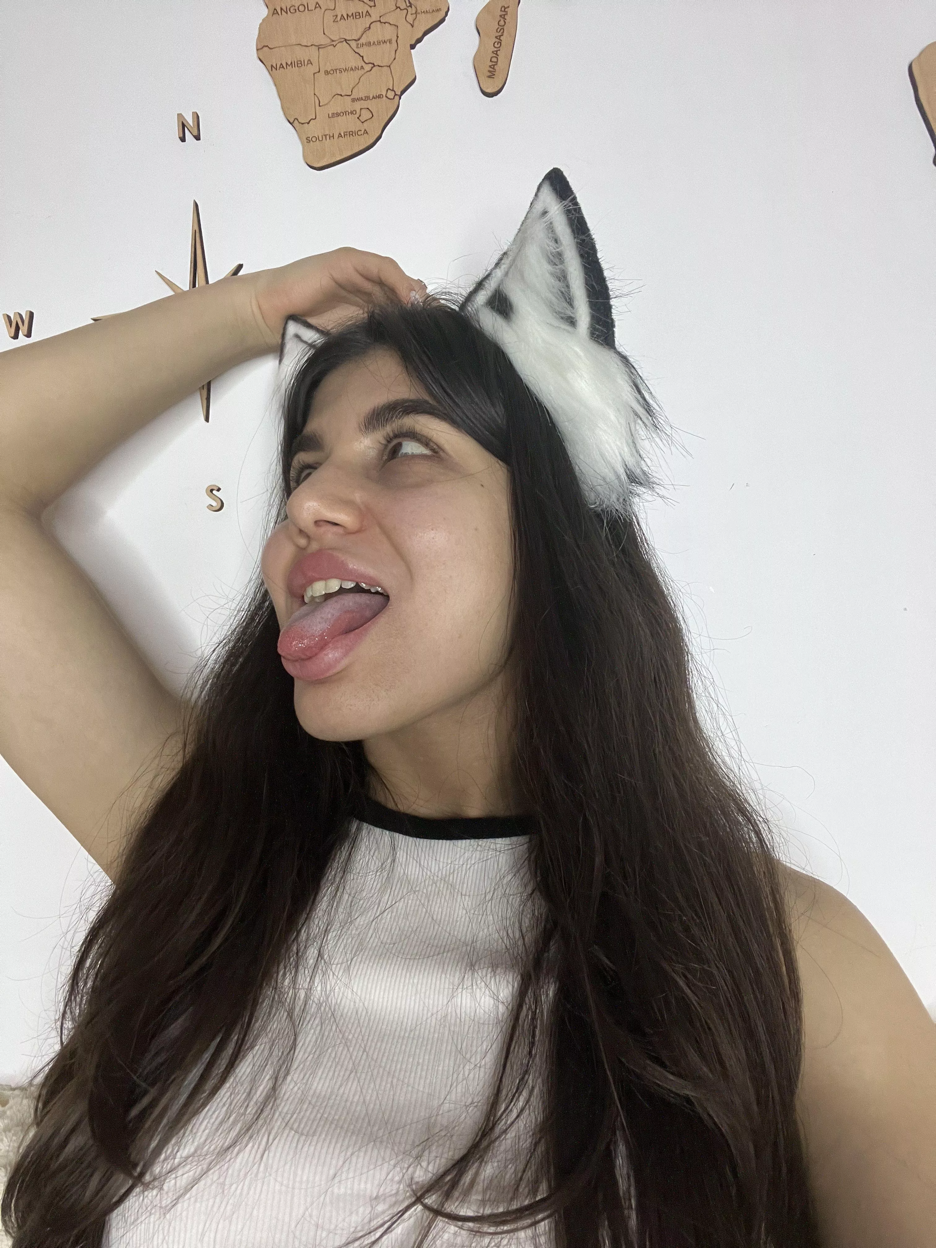 Just a little crush 💄 posted by yuval_second