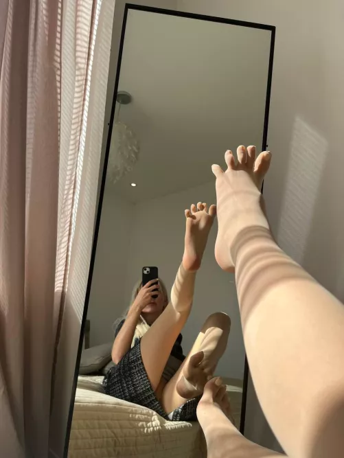 My toes are saying hi to you :) by PrincesSccumm